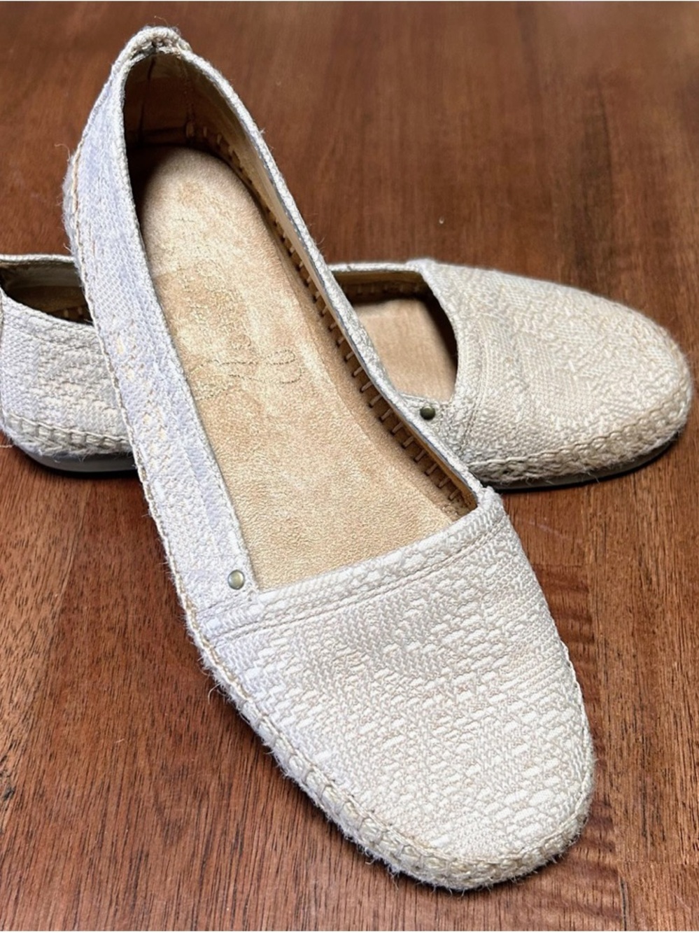 Aerosoles Stitch N Turn Cream color Espadrille Slip On Size 7M